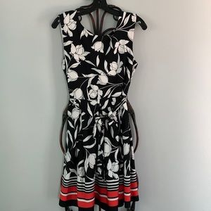 SOHO sleeveless dress with tie belt. Top portion lined